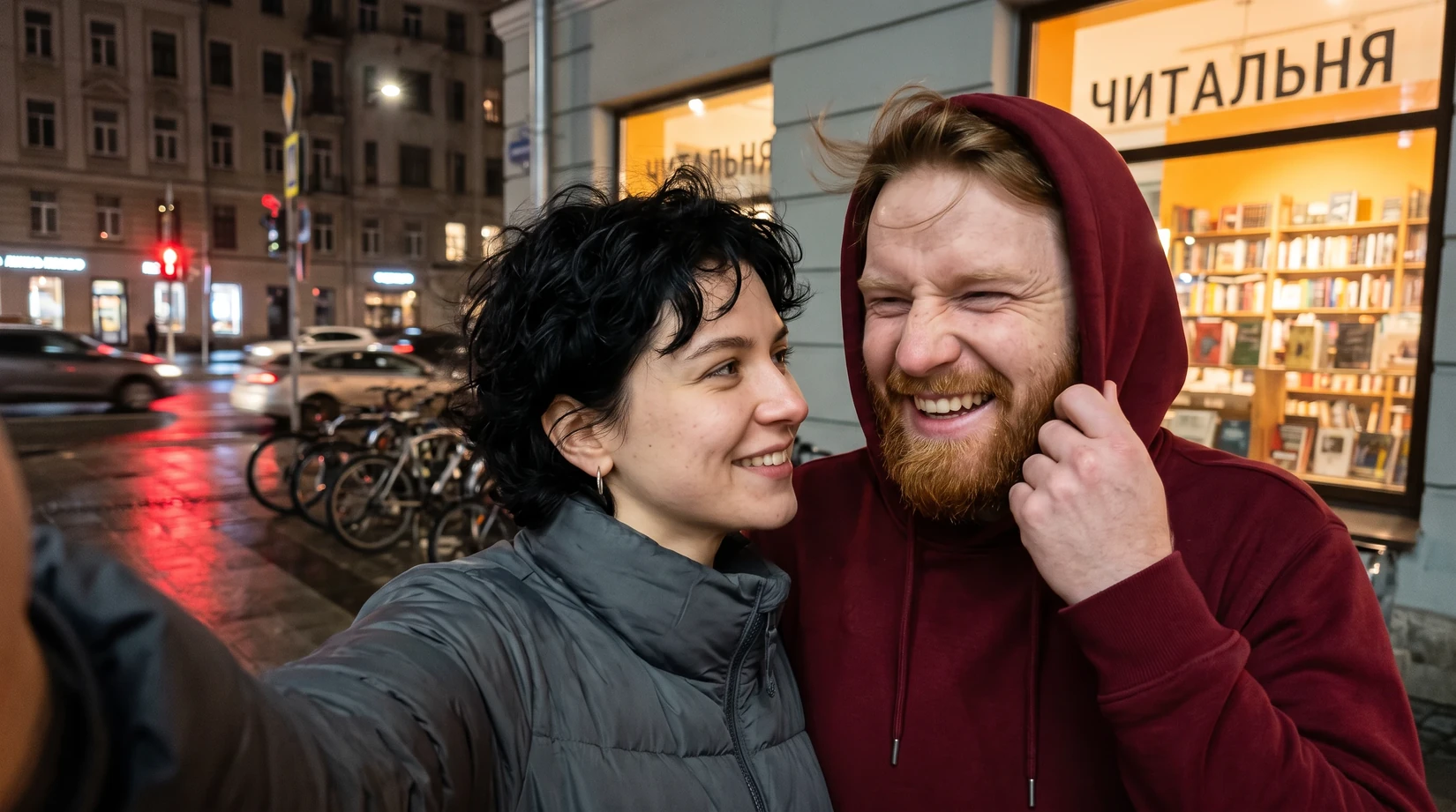 Пример изображения: Промпт для случайного селфи пары на iPhone